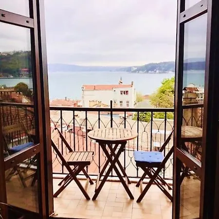 Historic Wooden House With Bosphorus View Appartamento